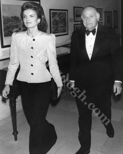 Jackie Onassis, Maurice Templesman, NYC.jpg